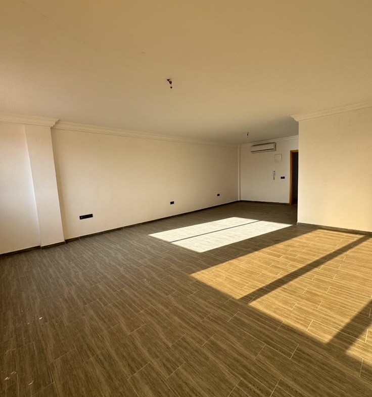 APPARTEMENT (TITRE BUREAU )À PLAZA MAJORELLE -À VENDRE