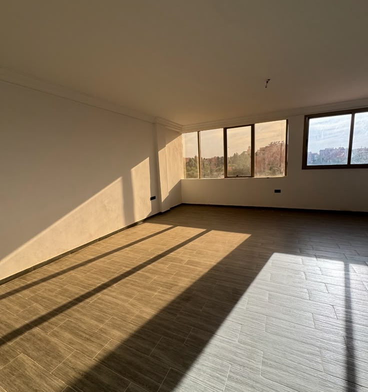 APPARTEMENT (TITRE BUREAU )À PLAZA MAJORELLE -À VENDRE