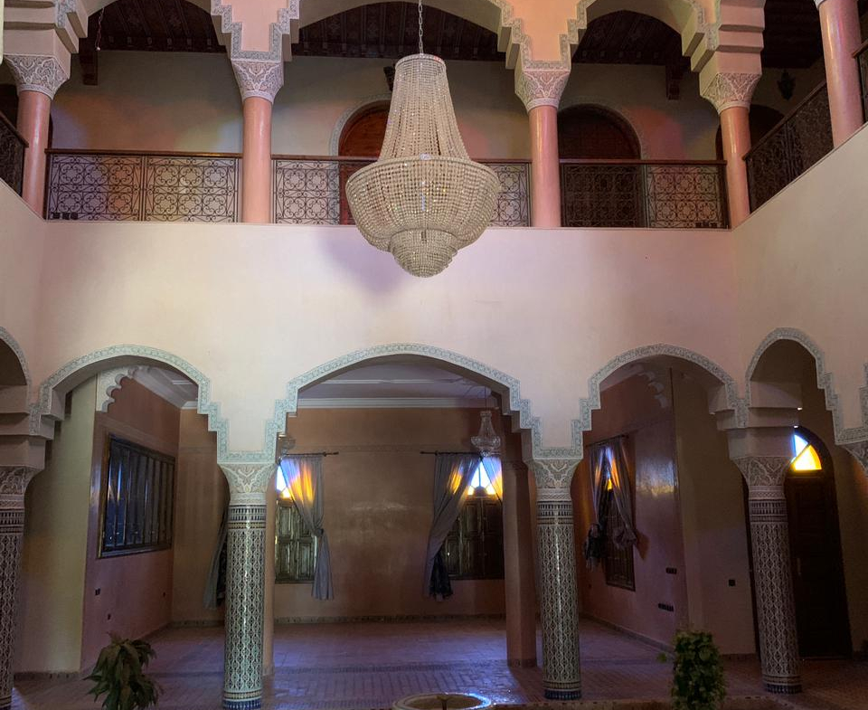 RIAD DE CHARME SUR LA ROUTE DE L’OURIKA- À VENDRE