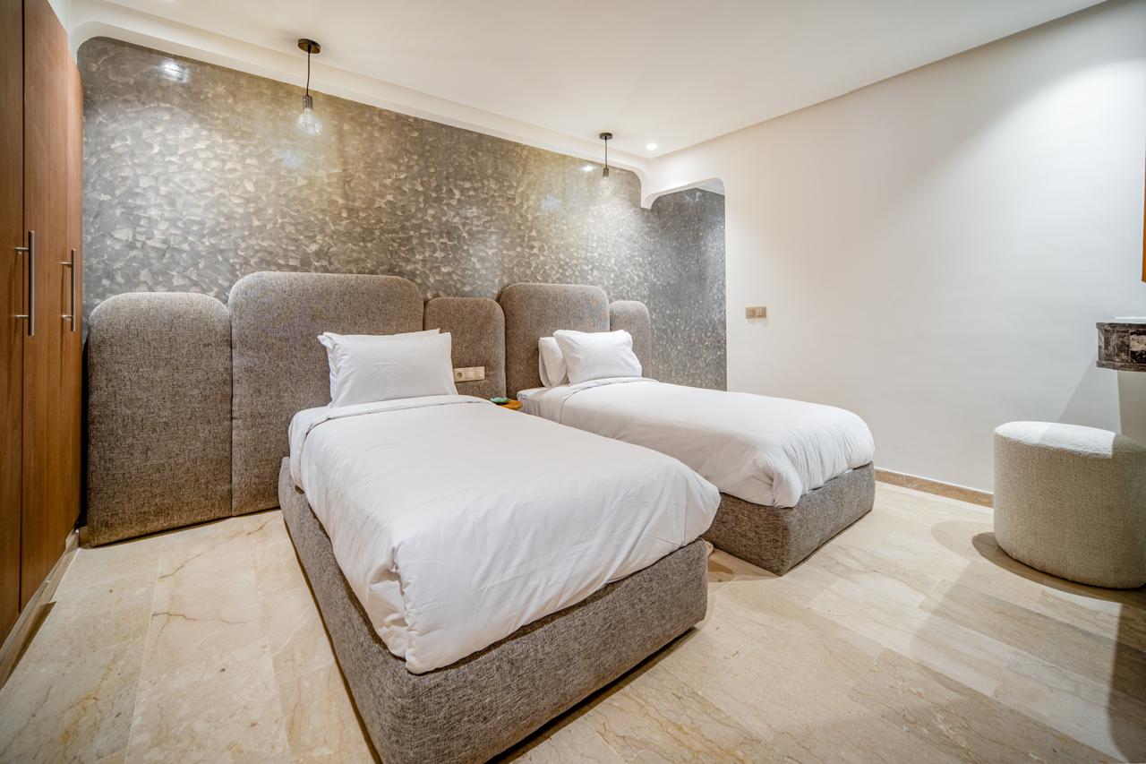 APPARTEMENT MEUBLÉ HAUT STANDING AVEC PISCINE ROOFTOP – À VENDRE/ GUELIZ
