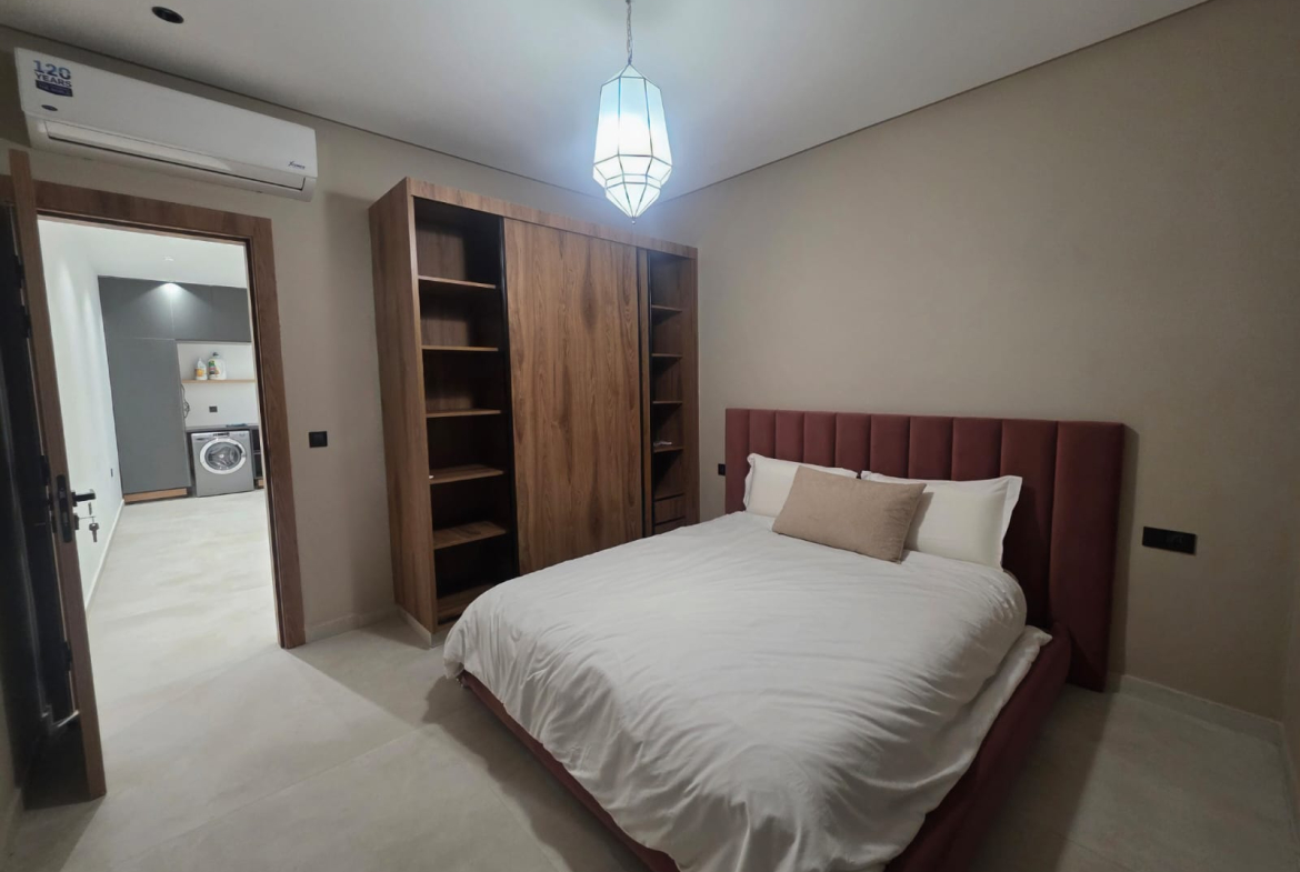 VILLA À VENDRE – KM 10 ROUTE D’AMEZMIZ | 5 SUITES | MEUBLÉ