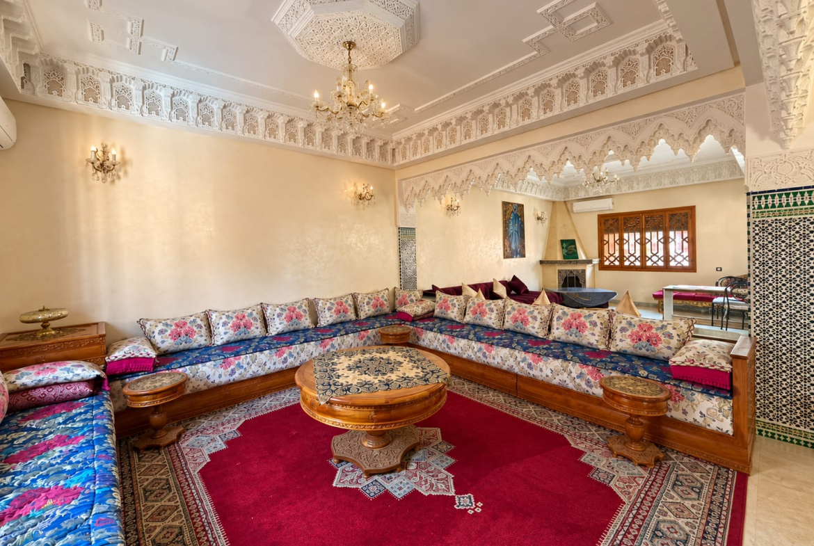 VILLA MEUBLÉE À VENDRE – TARGA