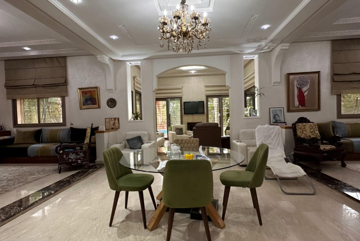VILLA DE PRESTIGE À VENDRE – TARGA