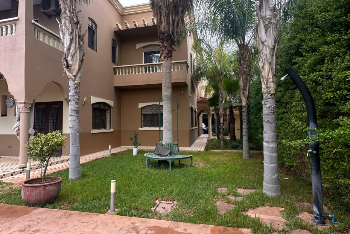 VILLA DE PRESTIGE À VENDRE – TARGA