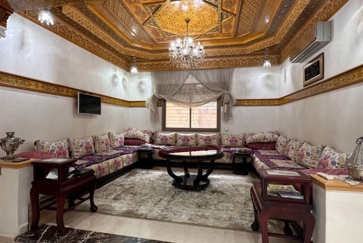 VILLA DE PRESTIGE À VENDRE – TARGA
