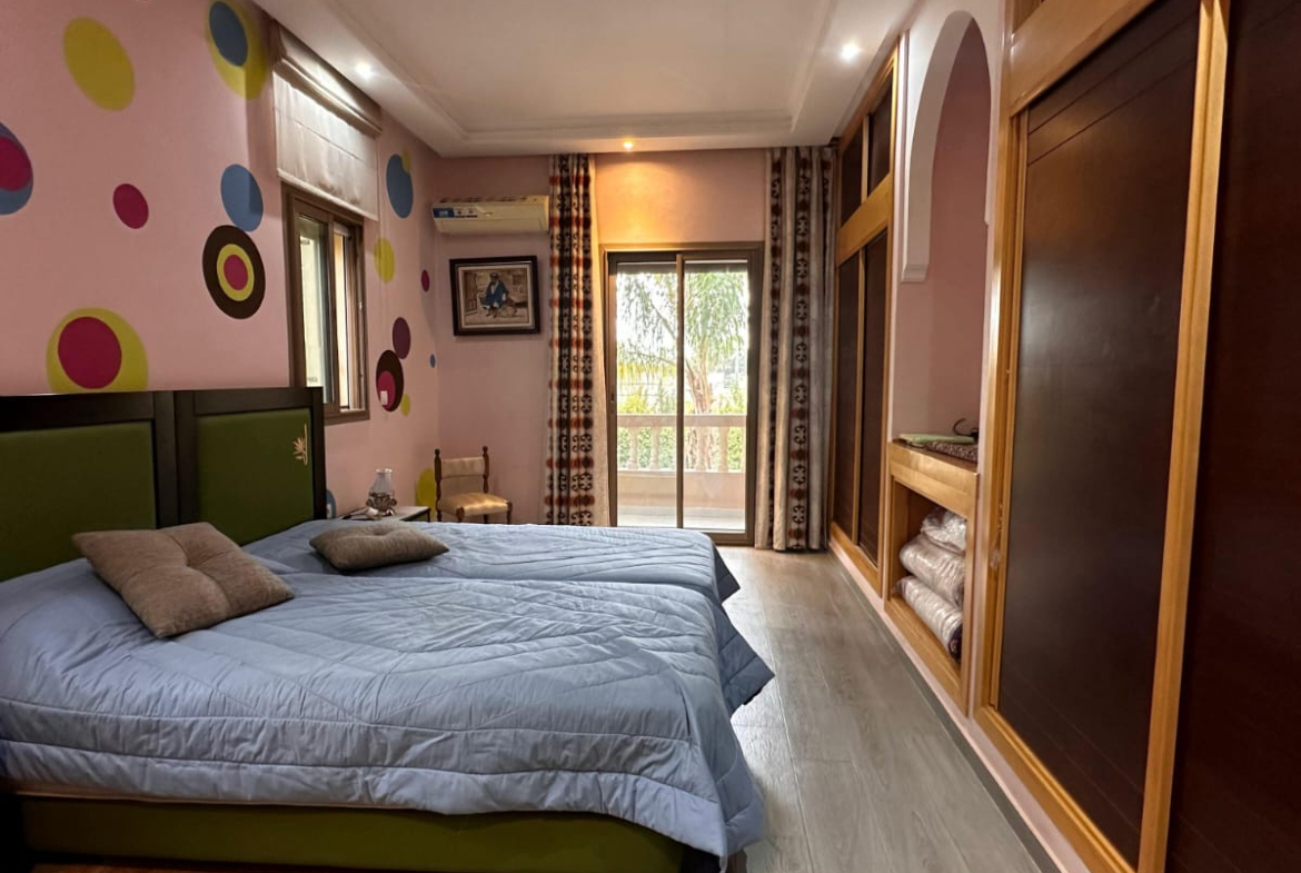 VILLA DE PRESTIGE À VENDRE – TARGA