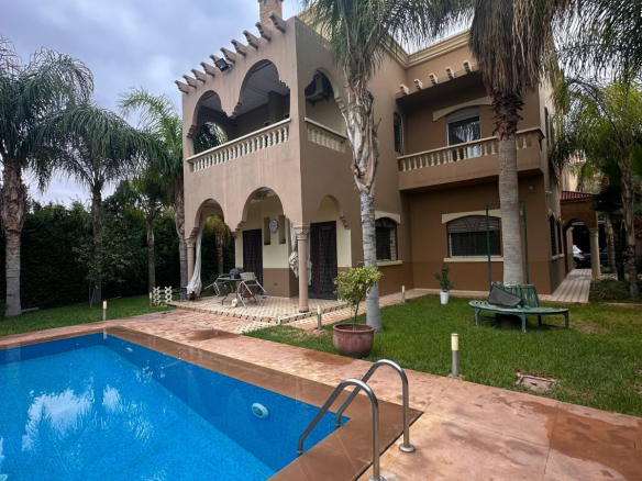 VILLA DE PRESTIGE À VENDRE – TARGA