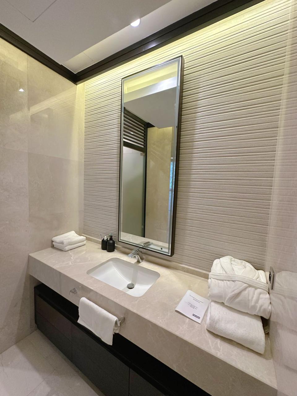 APPARTEMENT DE PRESTIGE AU FOUR SEASONS – A LOUER