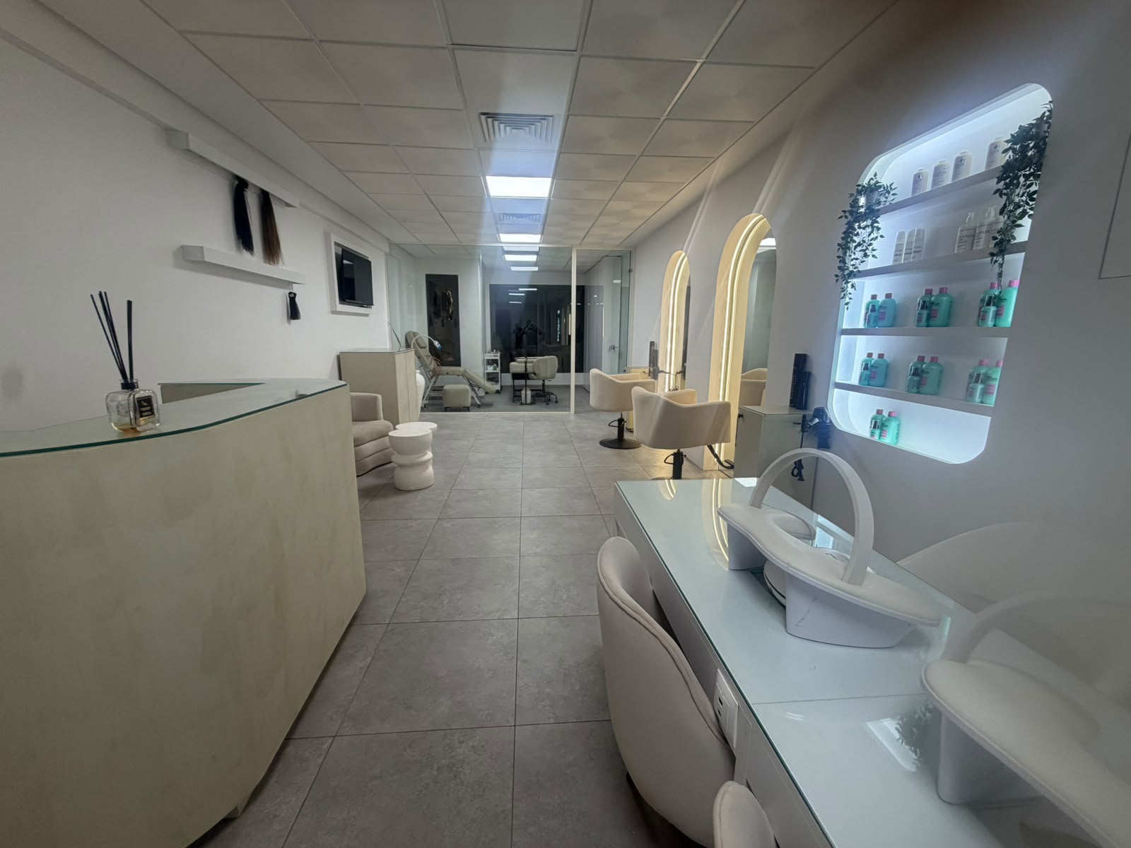 FONDS DE COMMERCE SALON DE BEAUTE À CARRÉ EDEN – À VENDRE