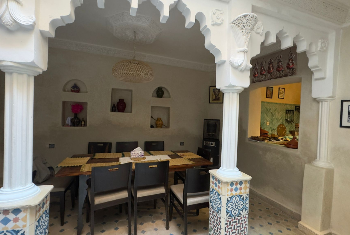 MAGNIFIQUE RIAD À VENDRE – MÉDINA DE MARRAKECH