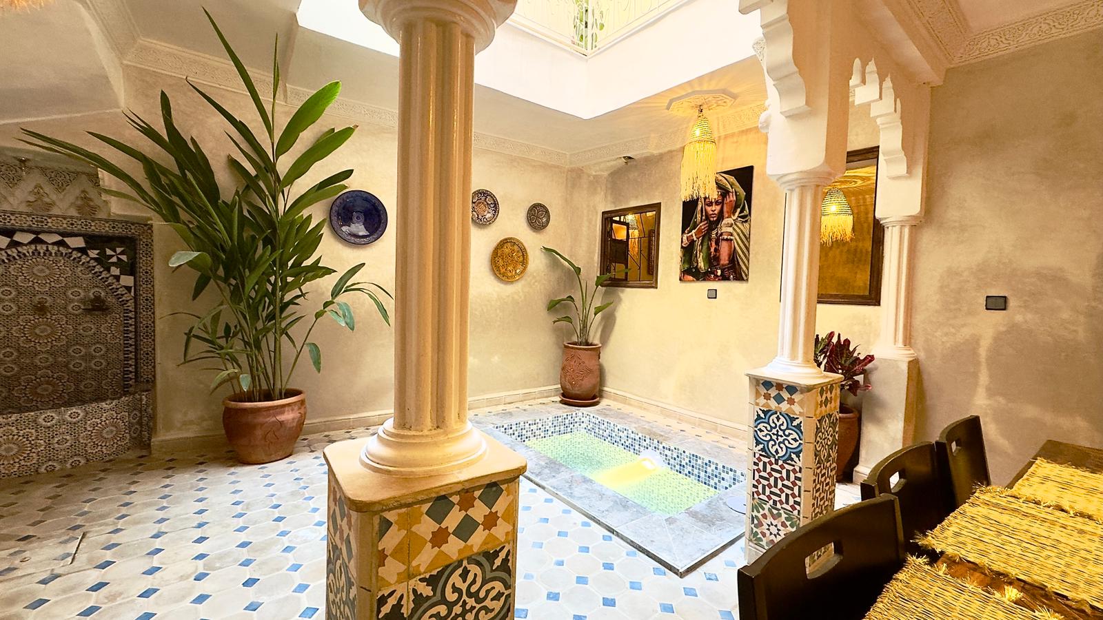 MAGNIFIQUE RIAD À VENDRE – MÉDINA DE MARRAKECH